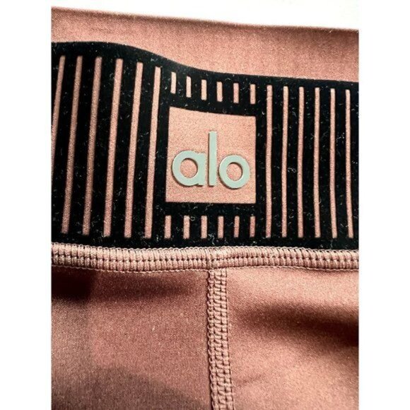 ALO Yoga Airlift High-Waist 7/8 Line Up Leggings in Cherry Cola - Picture 6 of 6